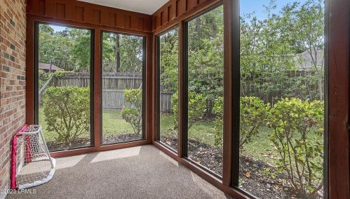 989 Dowlingwood Dr, Beaufort SC  29902-6323 exterior