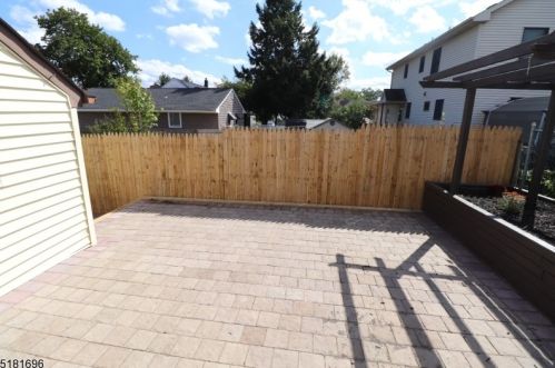 210 8th Ave, Manville NJ  08835-1233 exterior