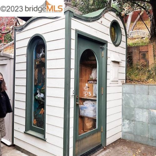 2325 Oak St, Berkeley CA  94708-1697 exterior