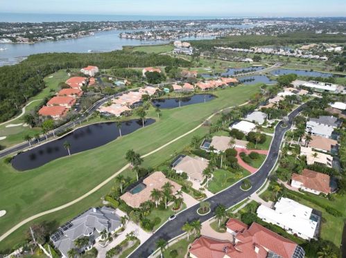 4735 Lighthouse Ln, Naples, FL 34112-6435