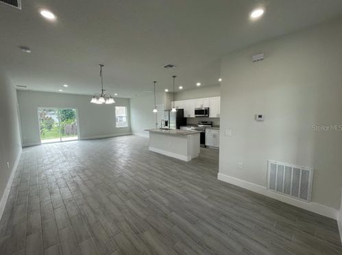 1811 Manitoba Ct, Kissimmee, FL 34759-5349