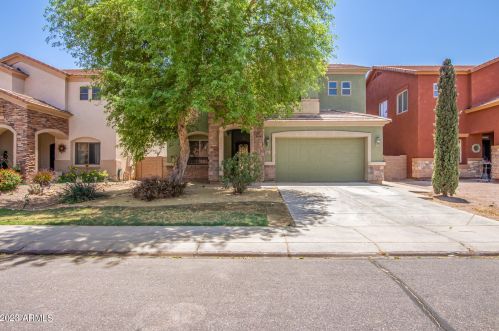 821 Saguaro Ln, San Tan Valley, AZ 85143-3246