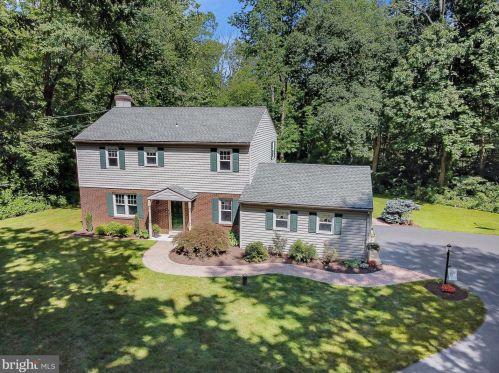 40 Grays Ln, Marsh, PA 19520-9715