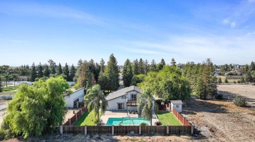 1812 Golf Rd, Turlock CA  95380-9746 exterior