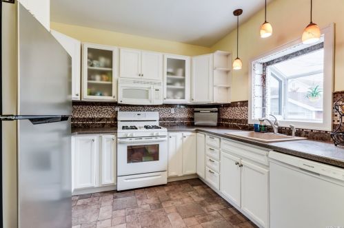 9438 226th St, Floral Park, NY 11001-3803