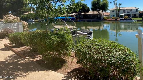 517 Marina Dr, Gilbert AZ 85233-6613 exterior