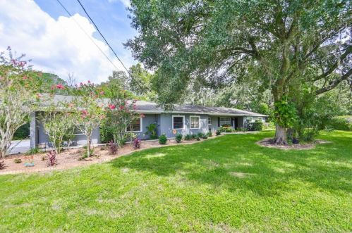 820 Crenshaw Lake Rd, Lutz FL  33548-8129 exterior