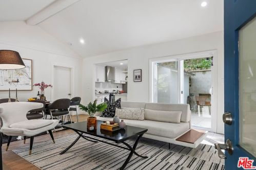 3985 Alta Mesa Dr, North Hollywood CA  91604-4010 exterior