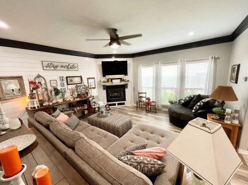 536 Oakridge Dr, Greenville TX  75402-7601 exterior