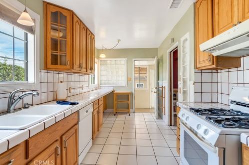 661 Harvard Pl, Ontario CA  91762-1903 exterior