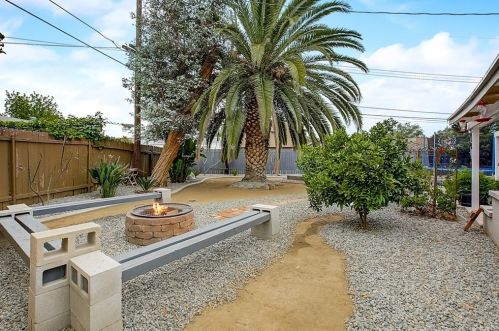 5974 Boone Ct, Riverside CA  92506-1721 exterior