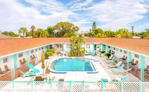 8301 Blind Pass Rd, Saint Petersburg, FL 33706-1534