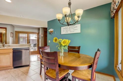 5237 20th St, Milwaukee WI 53233-2548 exterior