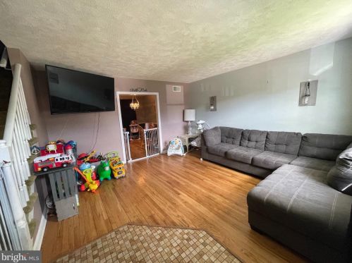 263 Locust Ave, Wilmington, DE 19805-2520