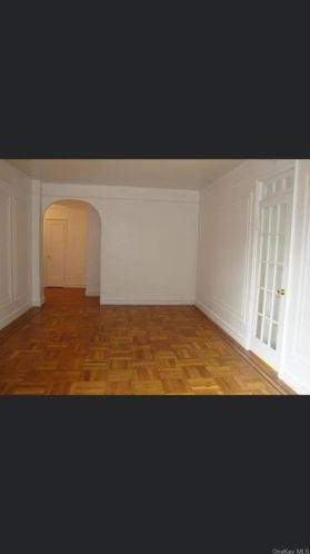 766 Brady Ave, Bronx, NY 10462-2755