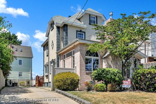 121 Avenue A, Bayonne, NJ 07002-1105