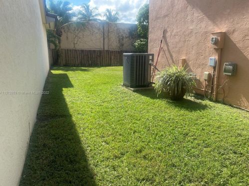 8848 187th St, Hialeah FL  33018-6281 exterior