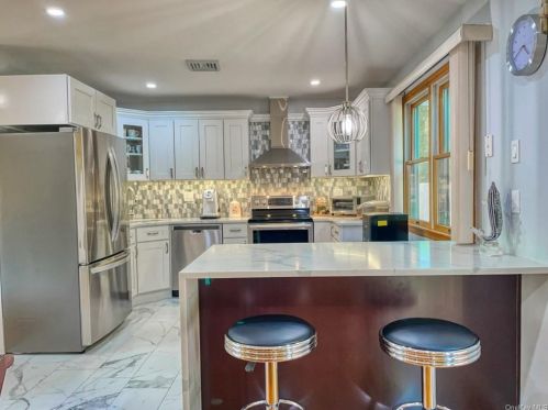 98 Birchwood Dr, Highland Mills NY  10930-2937 exterior