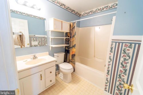 20 Gideon Ln, Falling Waters WV exterior