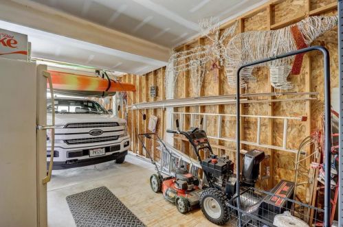 6109 108 Ave, Kenosha WI 53142-7263 exterior