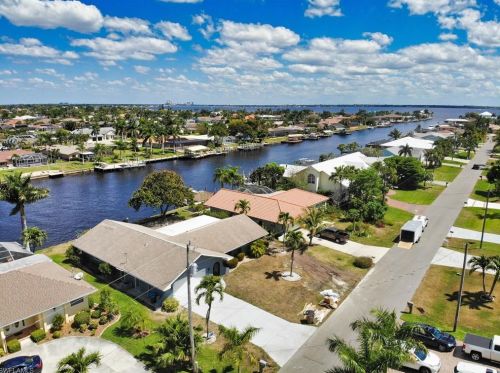 1909 36th Ter, Cape Coral, FL 33904-5032