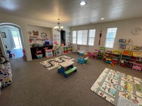 6831 Piedmont St, Chino CA  91710-1315 exterior