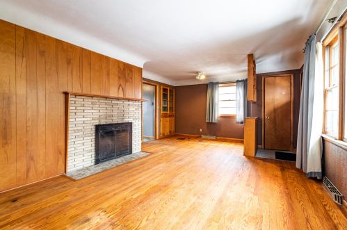 1610 Hayes St, La Crosse, WI 54603-1948