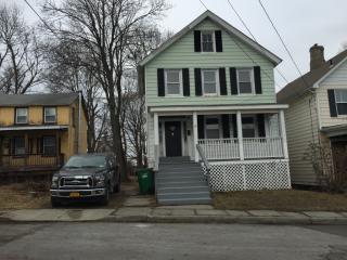 19 Cliff St, Beacon NY  12508-2719 exterior