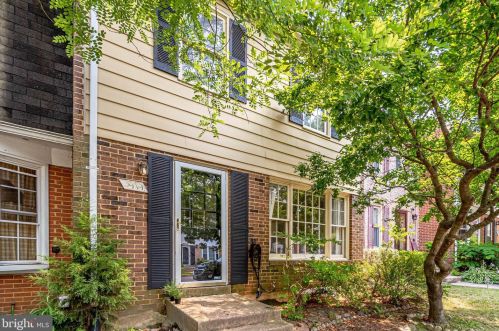 5919 Kara Pl, Springfield VA  22015-3339 exterior
