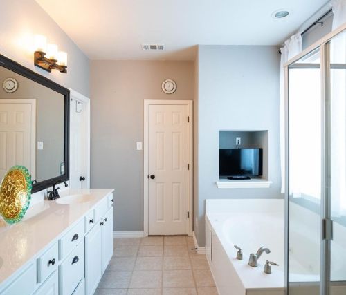 4500 Sandra Lynn Dr, Lewisville TX  75022-1004 exterior