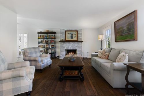 75 Chestnut Hill Rd, Ridgefield CT  06877-1202 exterior