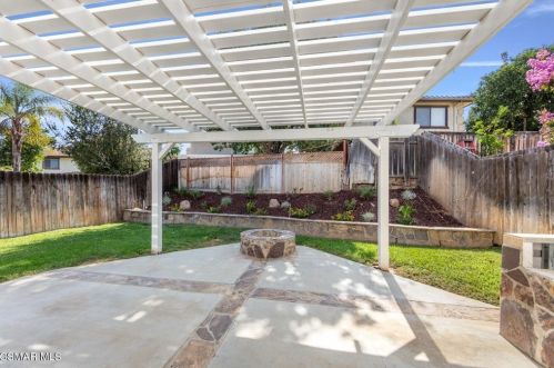 840 Beachnut Ave, Simi Valley CA  93065-5278 exterior