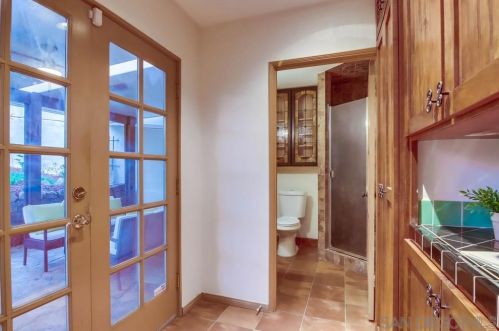 3211 Dumas St, San Diego CA 92106-1317 exterior