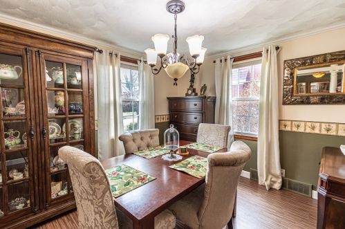 453 Riverview Dr, New Kensington PA  15068-5936 exterior