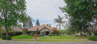 8557 Fisher Ave, Fresno, CA 93720-1709