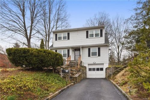 15 Iroquois Rd, Crotonville, NY 10562-3825