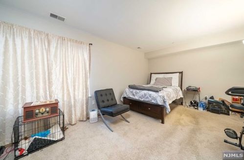 9 Lawrence Ct, Teaneck NJ  07666-6489 exterior