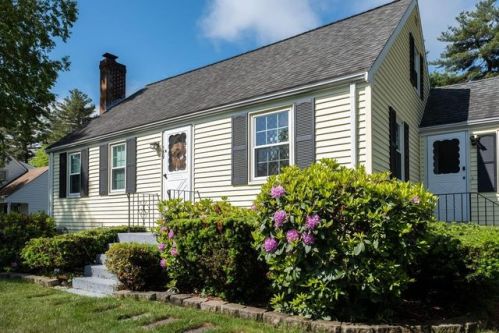 159 Sycamore St, Holbrook, MA 02343-1573