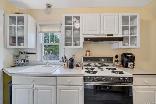 369 Montgomery St, Newburgh NY  12550-3643 exterior