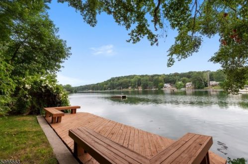 165 Cupsaw Dr, Skyline Lakes NJ  07456-2303 exterior