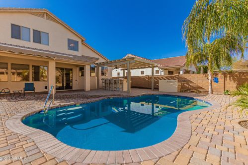 16938 Aberdeen Dr, Sun City, AZ 85374-6871