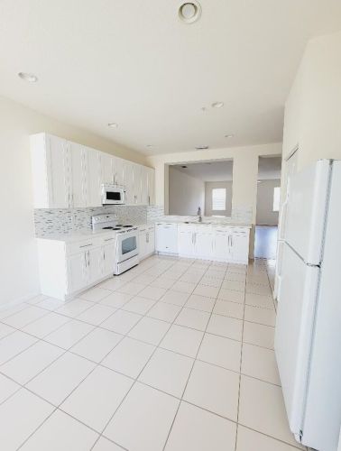 221 Greenwich Cir, Jupiter, FL 33458-2890