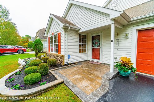 36 Winding River Rd, Lakewood NJ  08701-5733 exterior