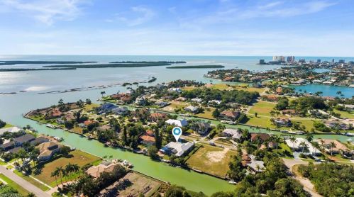 921 Scott Dr, Marco Island, FL 34145-5981