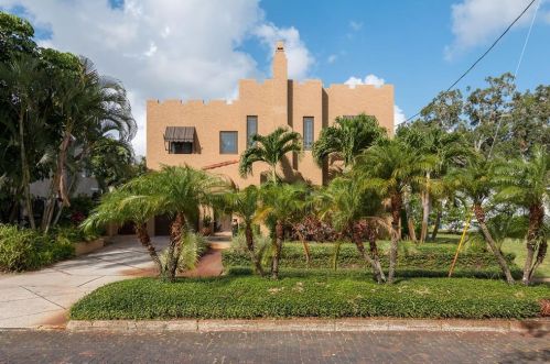 2408 Brevard Rd, Saint Petersburg, FL 33704-3546