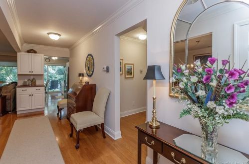 216 Southport Woods Dr, Southport, CT 06890-1163