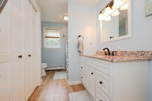 100 Mount Delight Rd, Deerfield NH  03037-1318 exterior