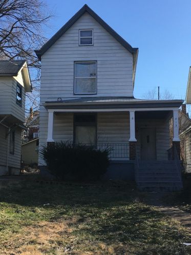 812 Fairbanks Ave, Cincinnati, OH 45205-1806