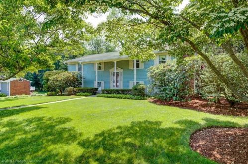 15 John Alden Rd, Seekonk, MA 02771-1710