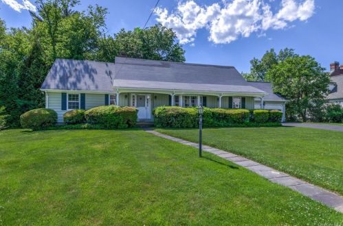 7 Calvin Ct, White Plains, NY 10603-1107